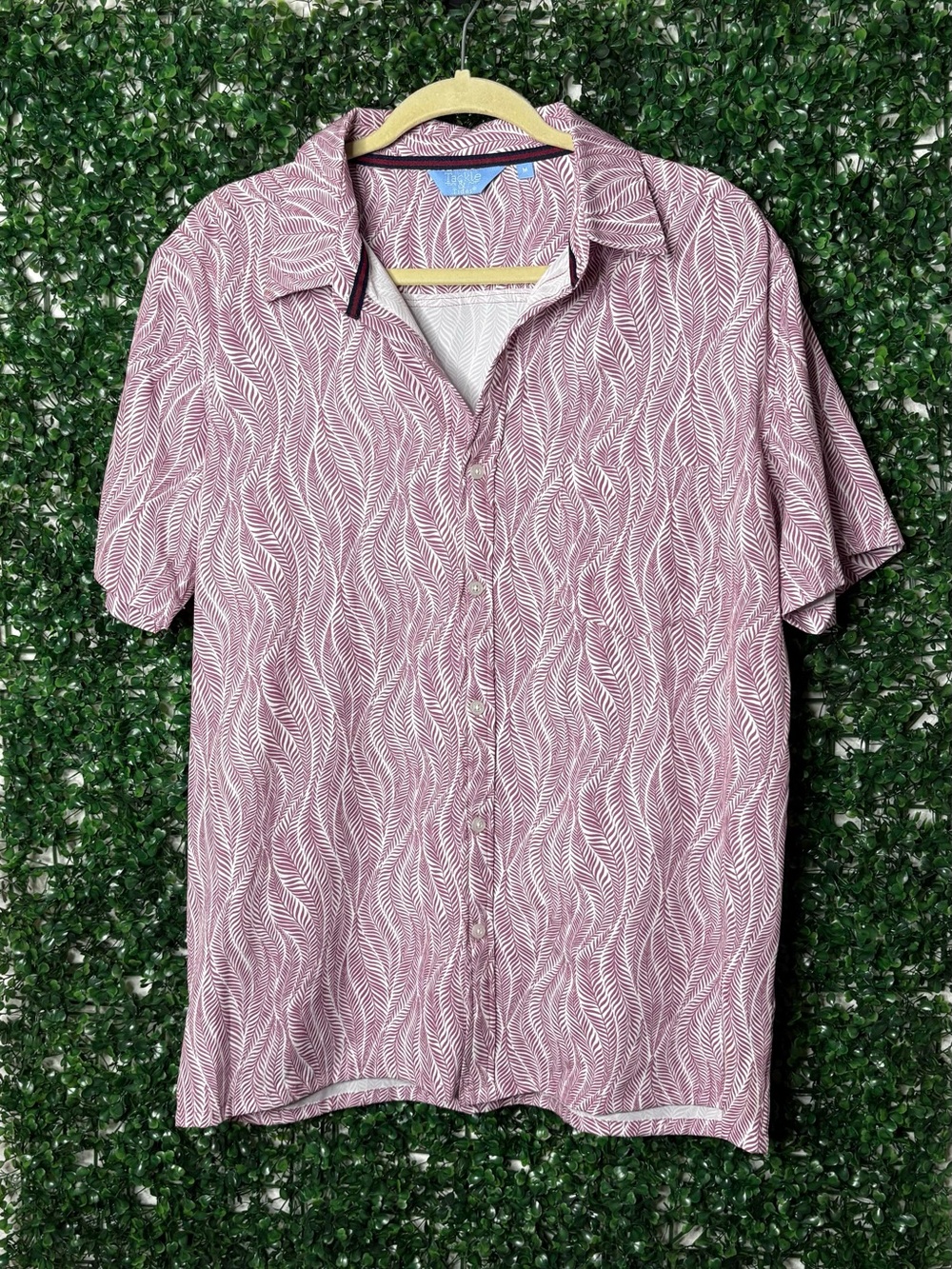 Tackle&Tide Men’s Casual Short-Sleeve Button-Down Shirt lavender Leaf Print